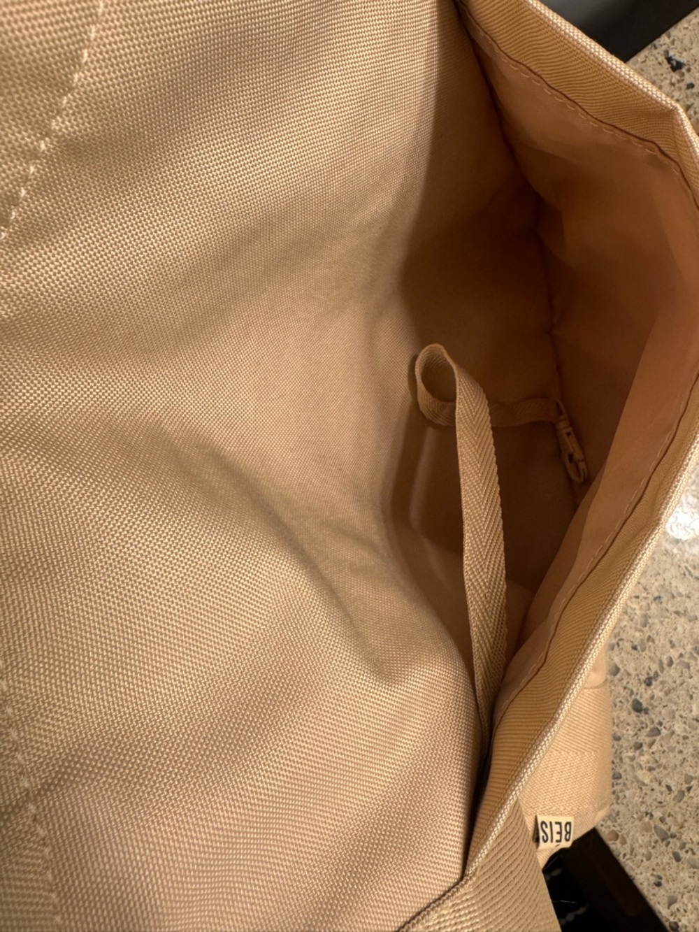 BEIS The BÉISics Tote 
in Beige - Picture 8 of 8